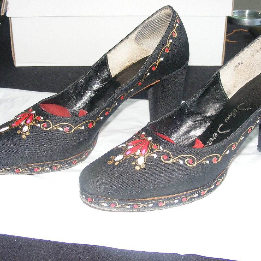 Vintage John Jerro Pumps,  Hand Painted, 1940's
